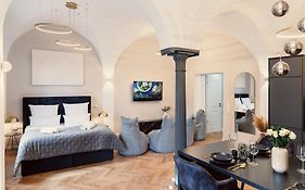 New Luxus Suite I Two Kingbeds I Center